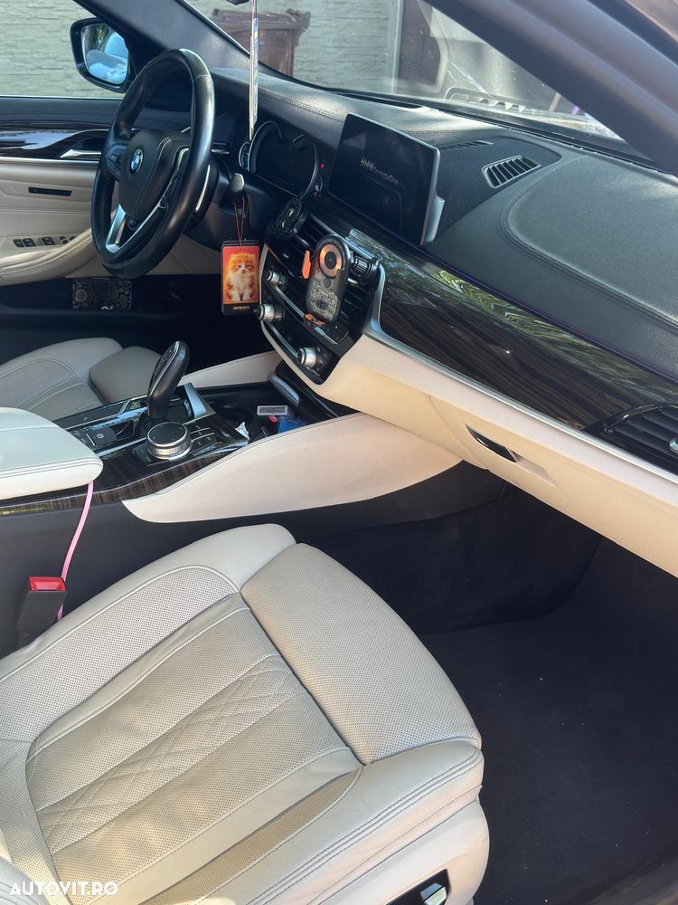 BMW Seria 5 530d xDrive AT - 14