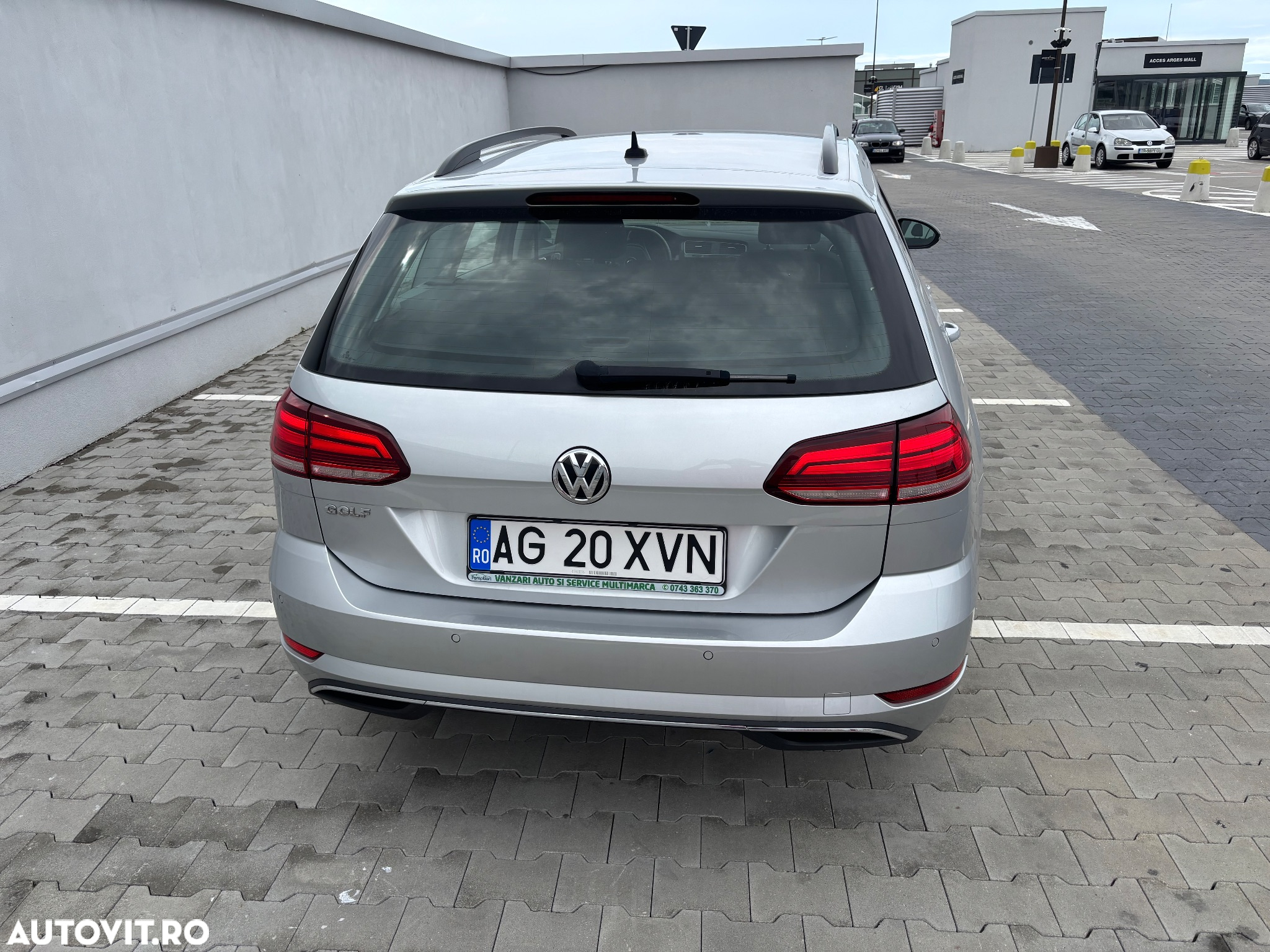 Volkswagen Golf 1.6 TDI DSG Comfortline - 21