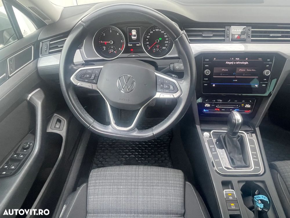 Volkswagen Passat - 12