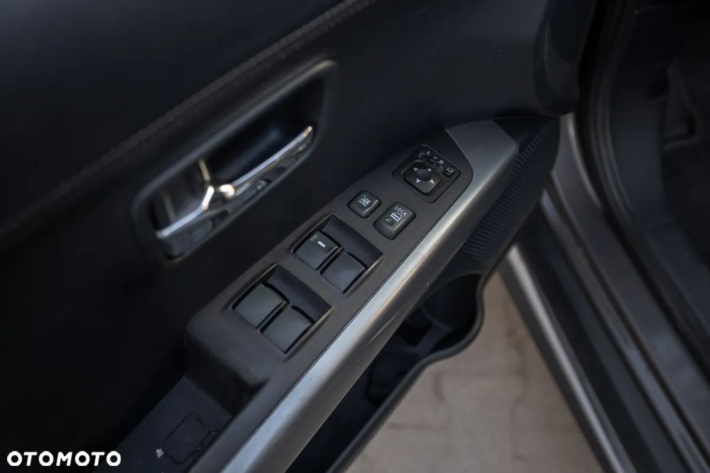 Mitsubishi Outlander 2.0 2WD - 23