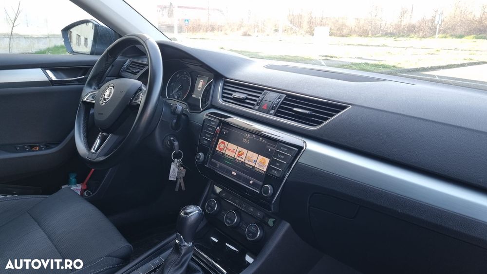 Skoda Superb 2.0 TDI DSG Ambition - 3