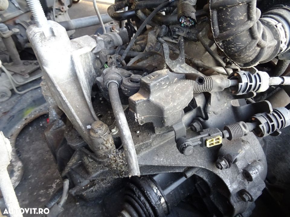 Cutie viteze Ford Transit Connect 1.8 TDCI R3PA 66KW 90 CP - 1