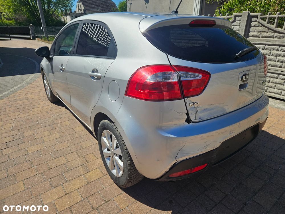 Kia Rio 1.1 CRDI Dream Team Edition - 3
