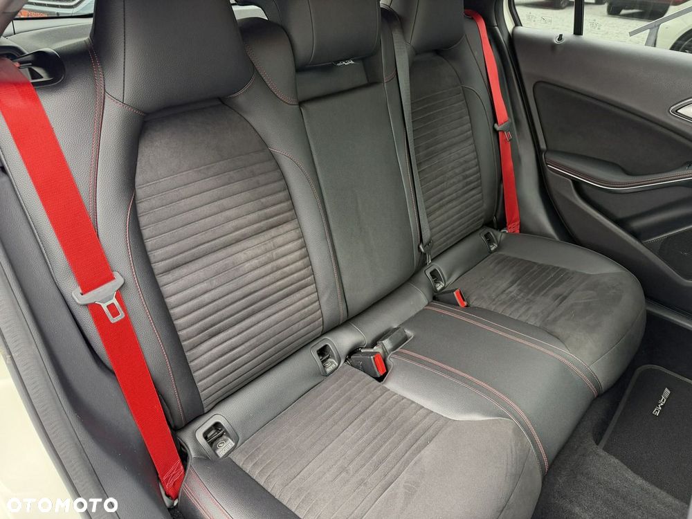 Mercedes-Benz Klasa A AMG 45 4Matic AMG Speedshift 7G-DCT - 31