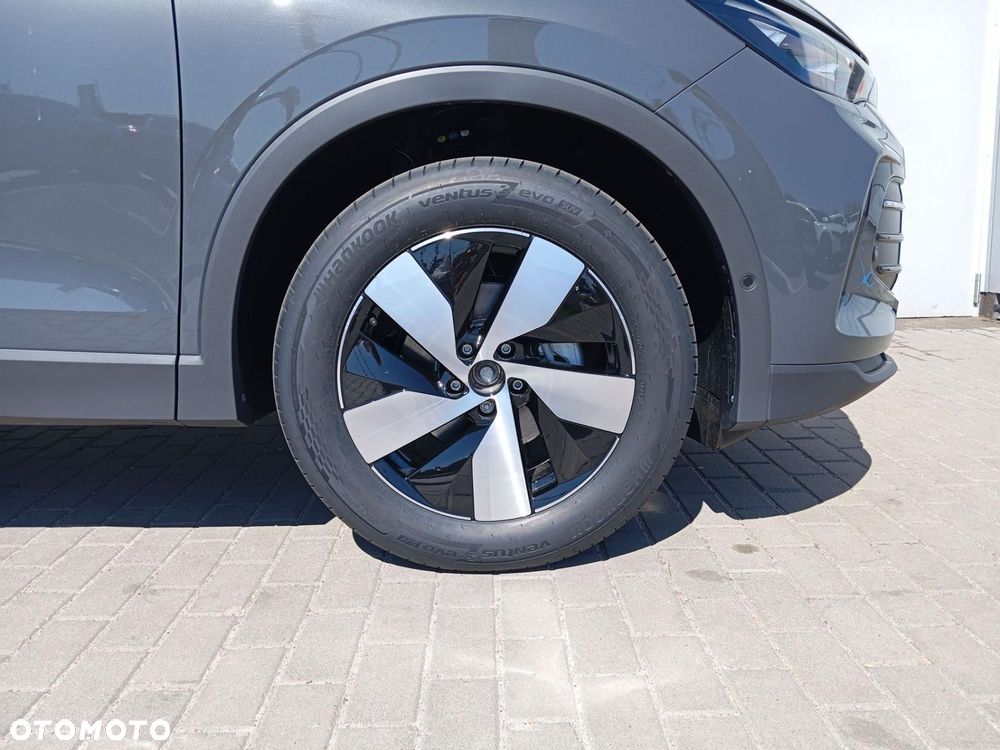 Volkswagen Tiguan - 24