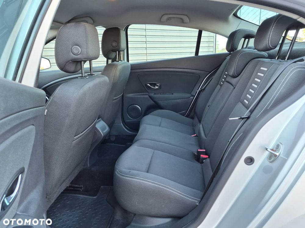 Renault Fluence 1.6 16V 110 Dynamique - 17