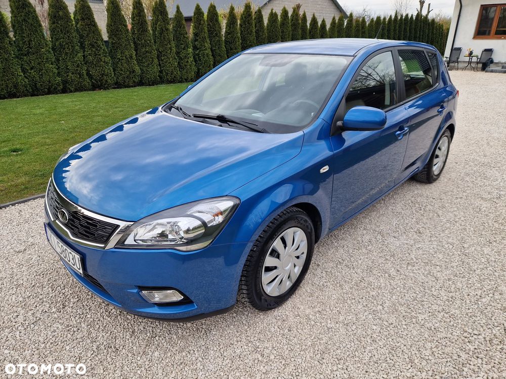 Kia Ceed 1.4 CVVT Dream-Team Edition - 12