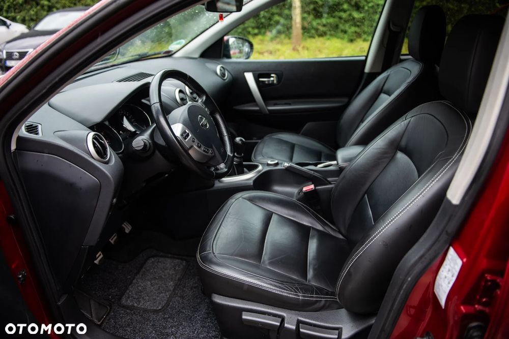Nissan Qashqai 2.0 dCi 4 x 4 DPF tekna - 14