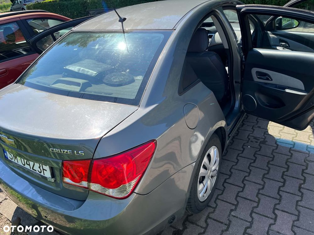 Chevrolet Cruze 1.6 Base - 6