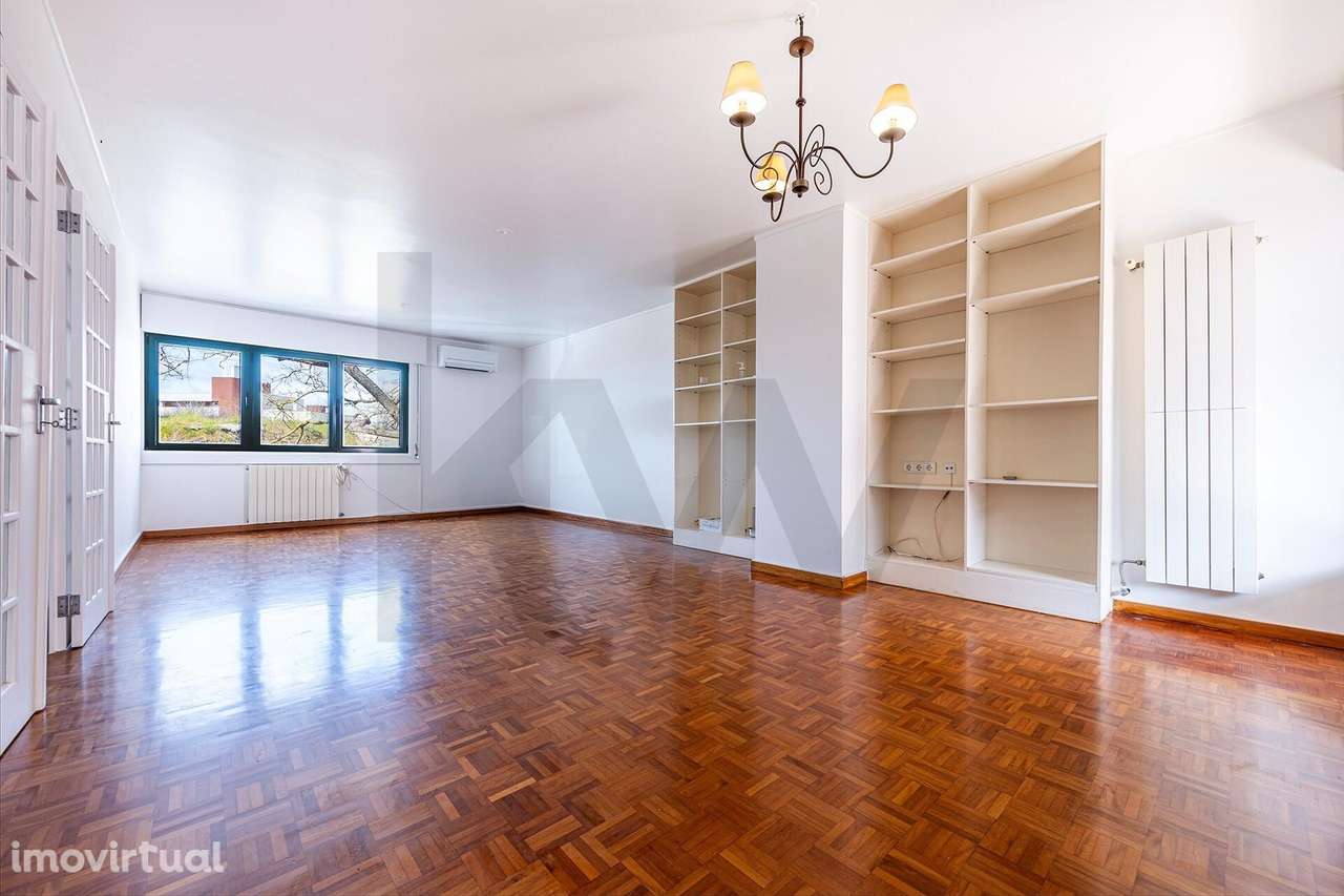 Apartamento T4 Duplex renovado no Restelo - Grande imagem: 3/28