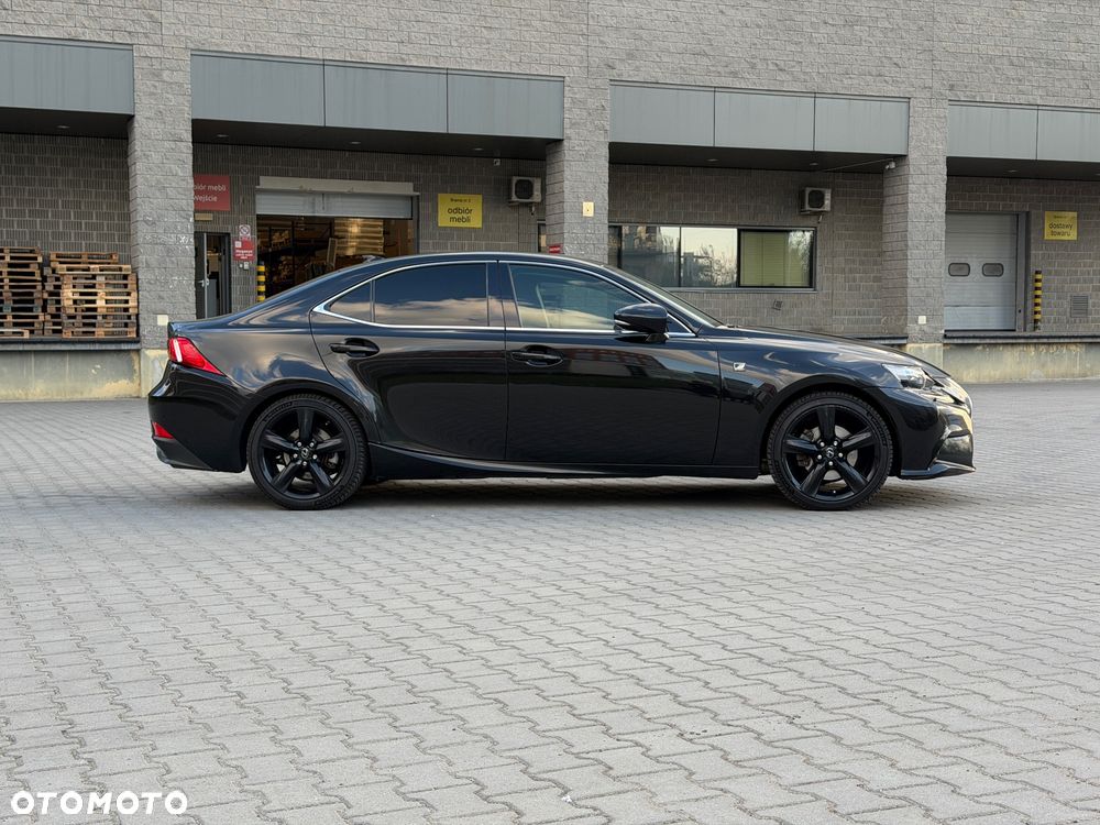 Lexus IS 300h Business Edition - 6