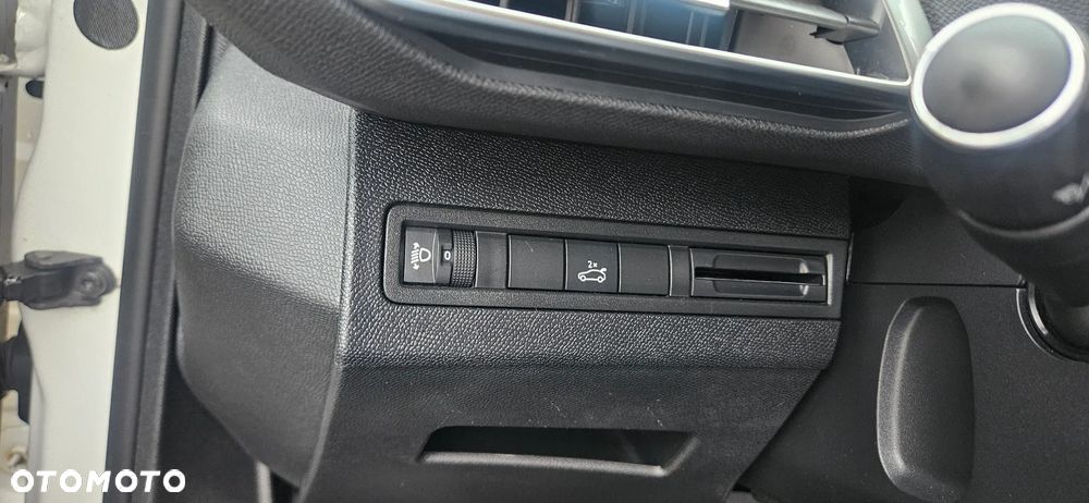 Peugeot 3008 1.5 BlueHDi Allure S&S EAT8 - 33