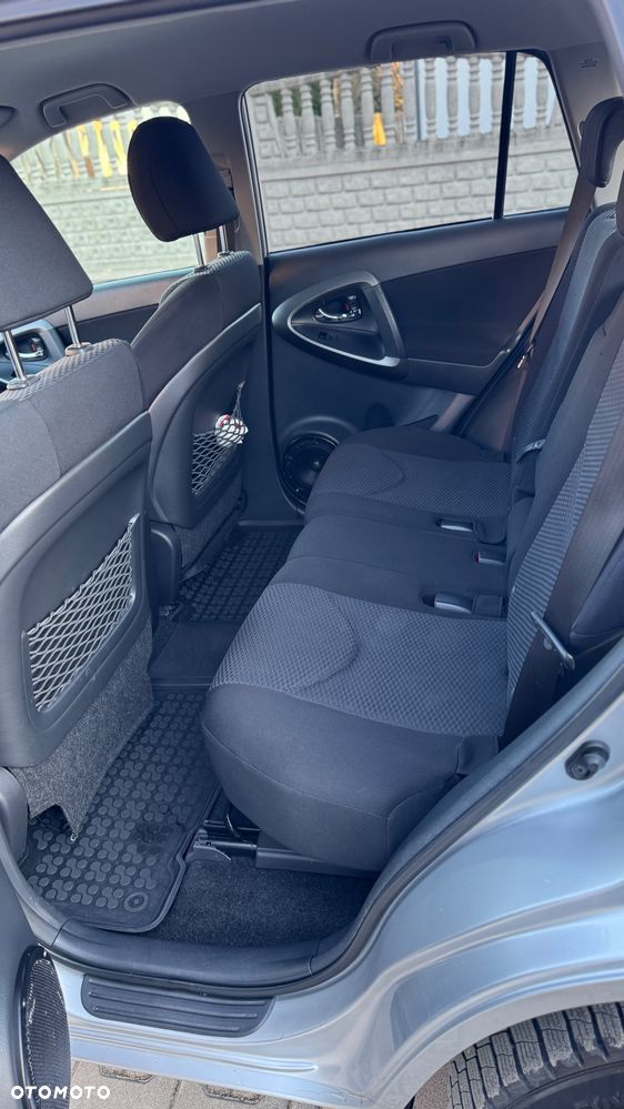 Toyota RAV4 - 10