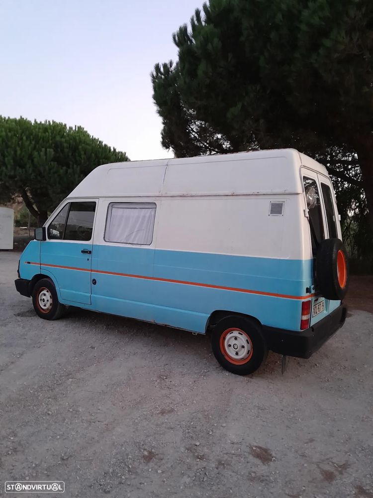 Renault Trafic 2.5 D TB 24 - 2