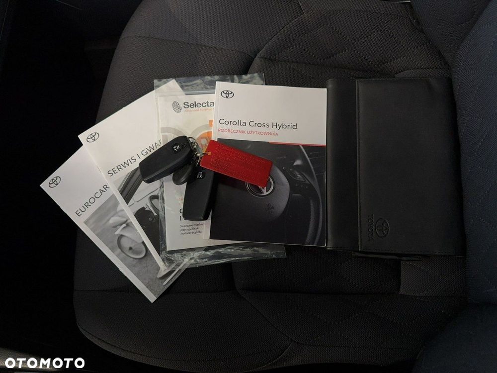Toyota Corolla Cross - 30