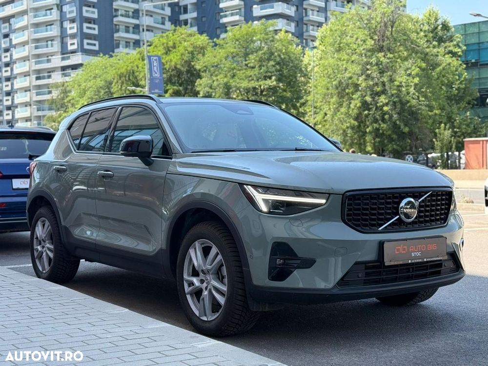 Volvo XC 40 B4 AT FWD MHEV Plus Dark - 5
