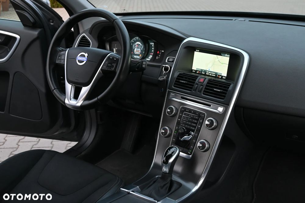 Volvo XC 60 D3 Geartronic Momentum - 27