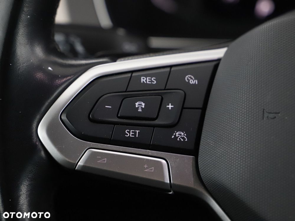 Volkswagen Passat - 21