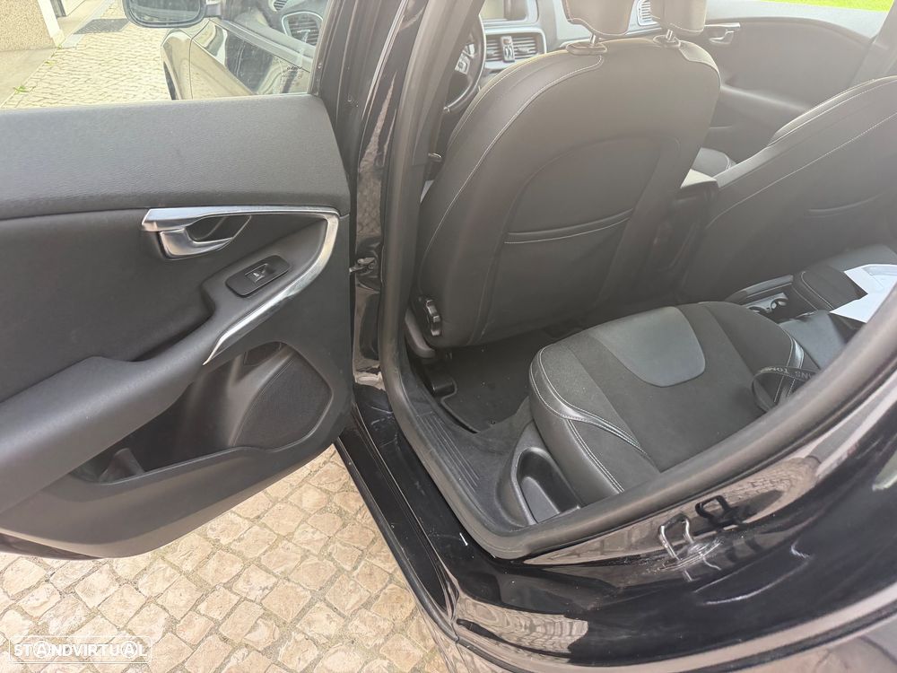 Volvo V40 1.6 D2 Momentum - 4