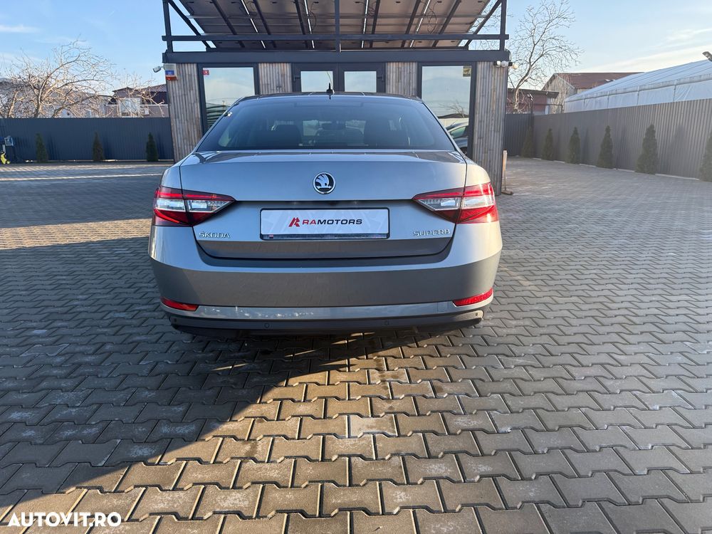 Skoda Superb 2.0 TDI DSG Active - 8
