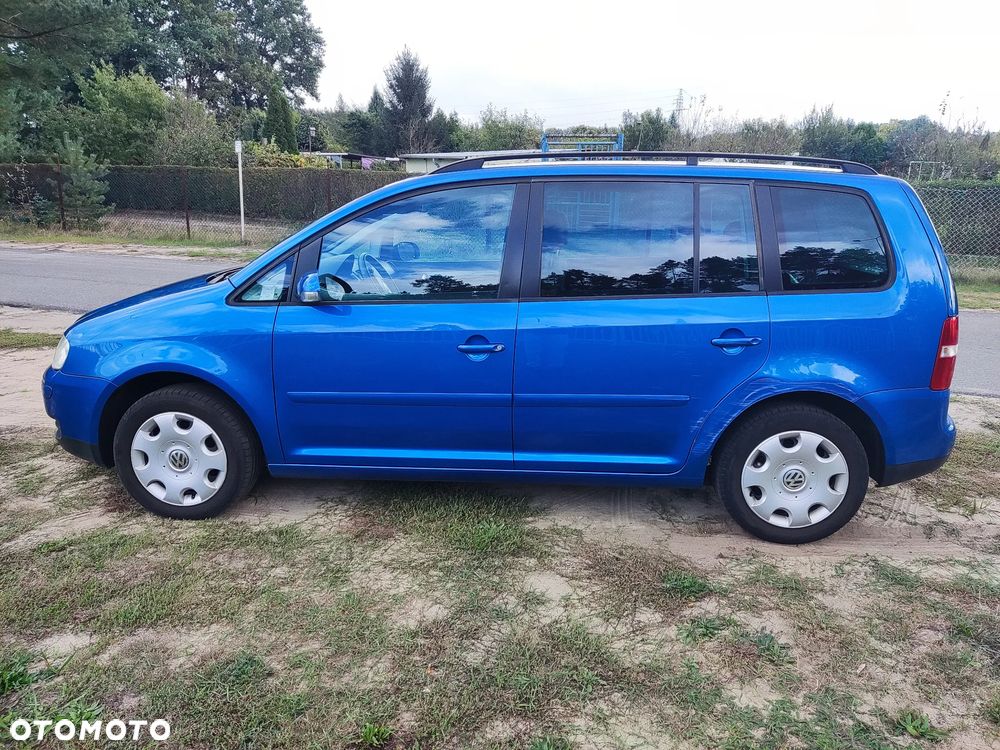 Volkswagen Touran 1.6 FSI Basis - 2