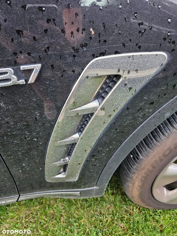 Infiniti QX70 3.7 S - 28