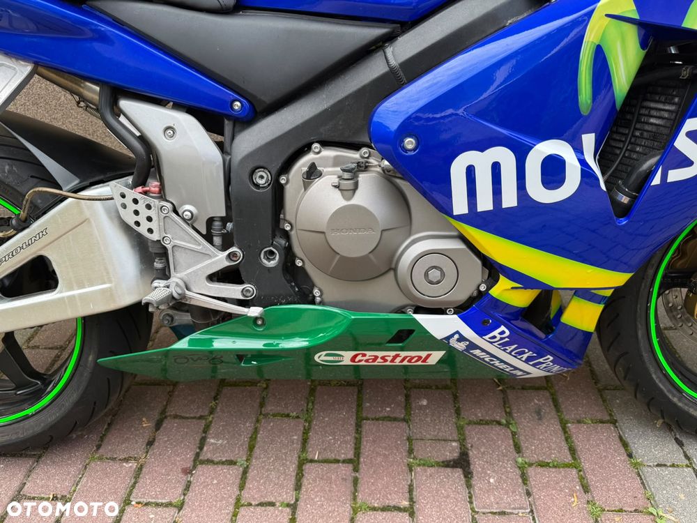 Honda CBR - 32