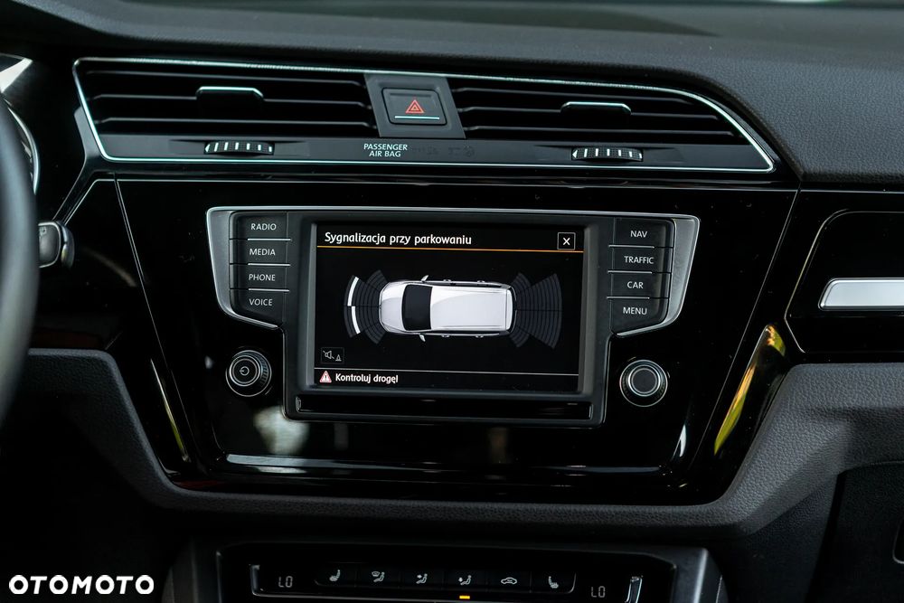 Volkswagen Touran - 28