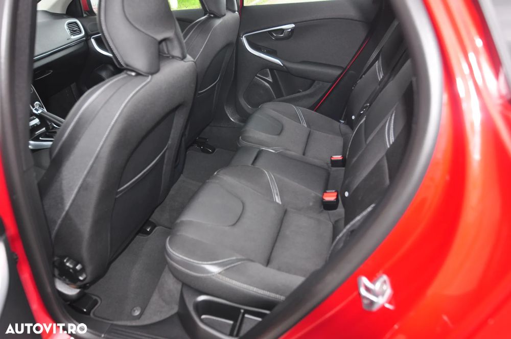 Volvo V40 T2 Geartronic Momentum - 16