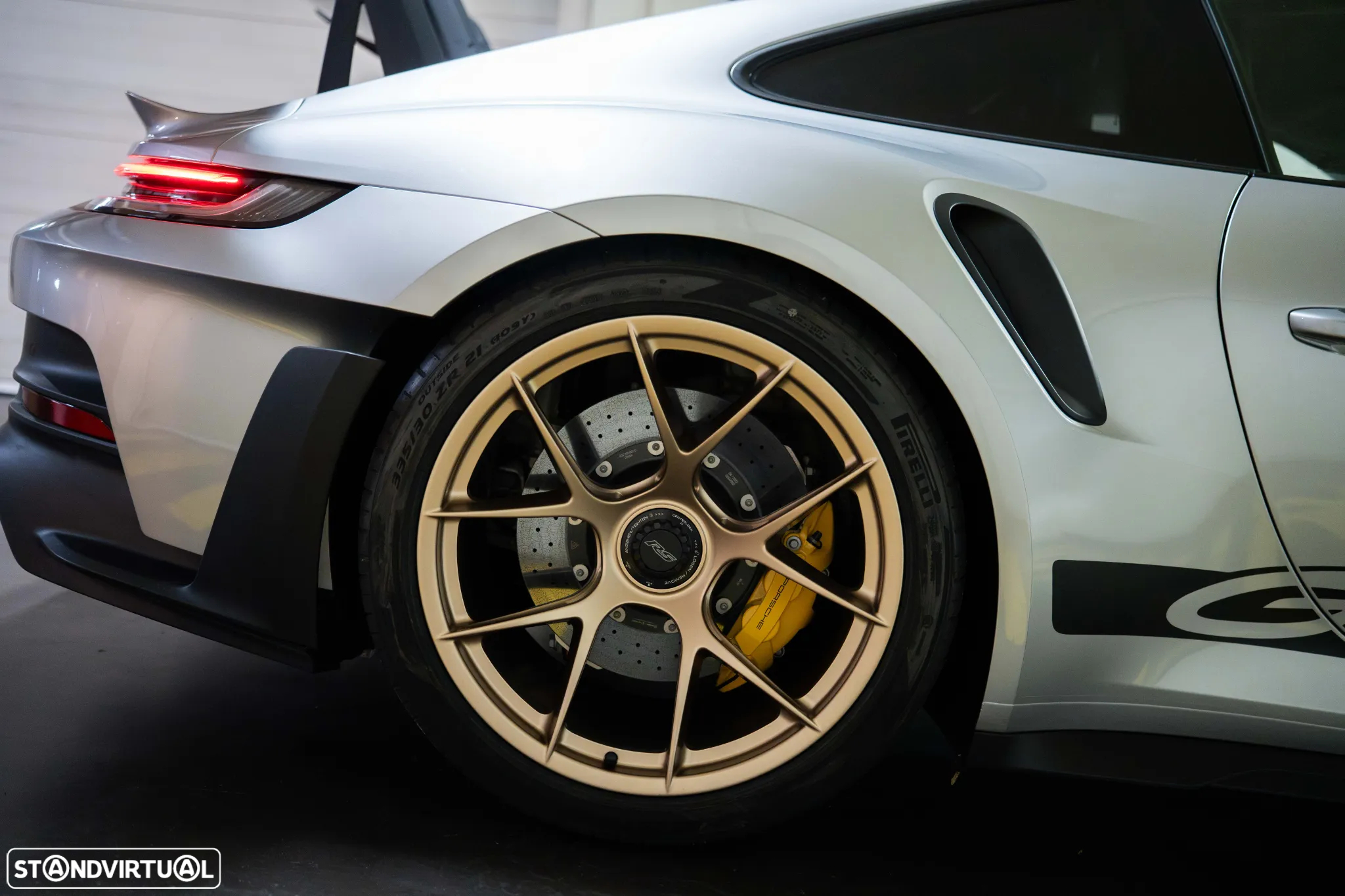 Porsche 911 (992) GT3 RS - 9