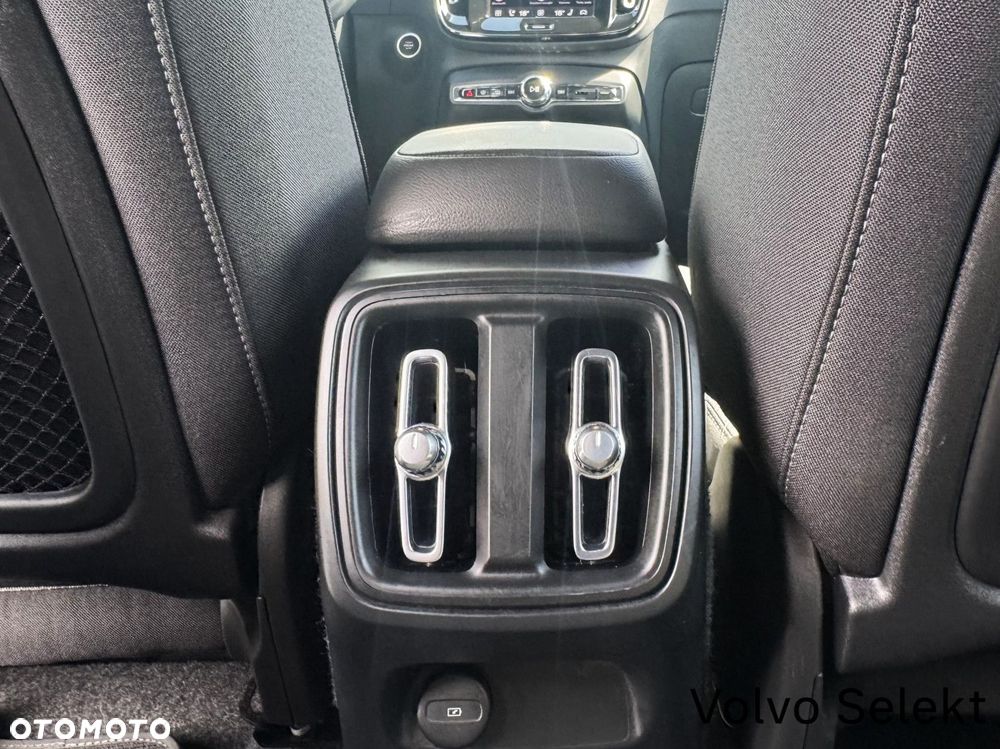 Volvo XC 40 - 23