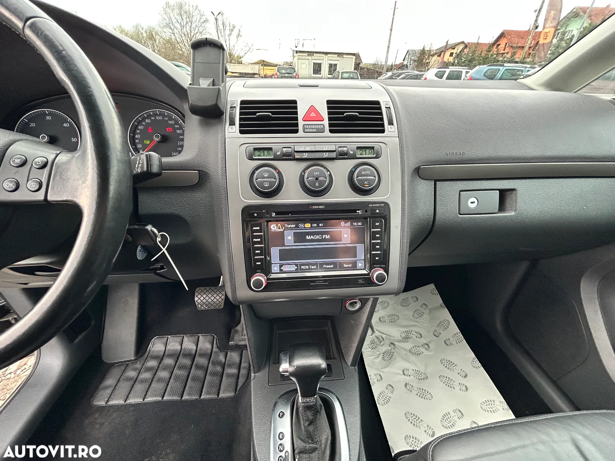 Volkswagen Touran Cross 2.0 TDI DSG - 12