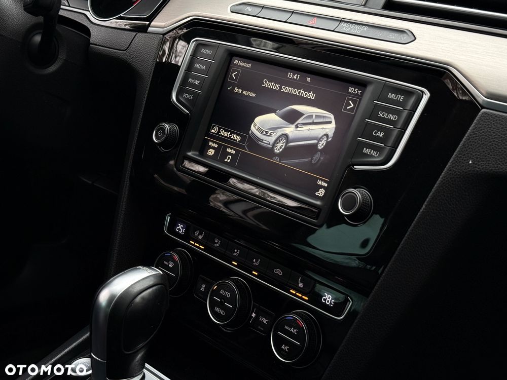 Volkswagen Passat Variant 2.0 TDI SCR 4Motion DSG Highline - 16