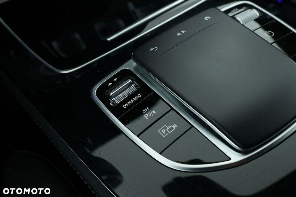 Mercedes-Benz Klasa E 300 9G-TRONIC Avantgarde - 29