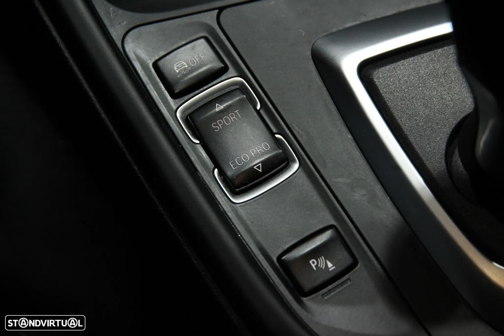 BMW 318 d Touring Line Sport Shadow Auto - 14