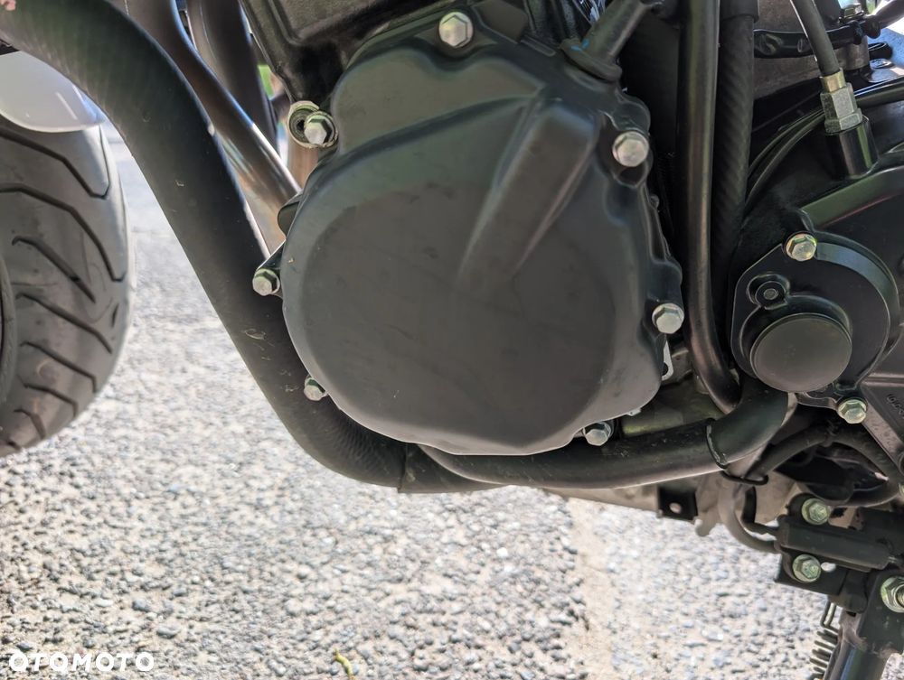 Suzuki GSR - 5