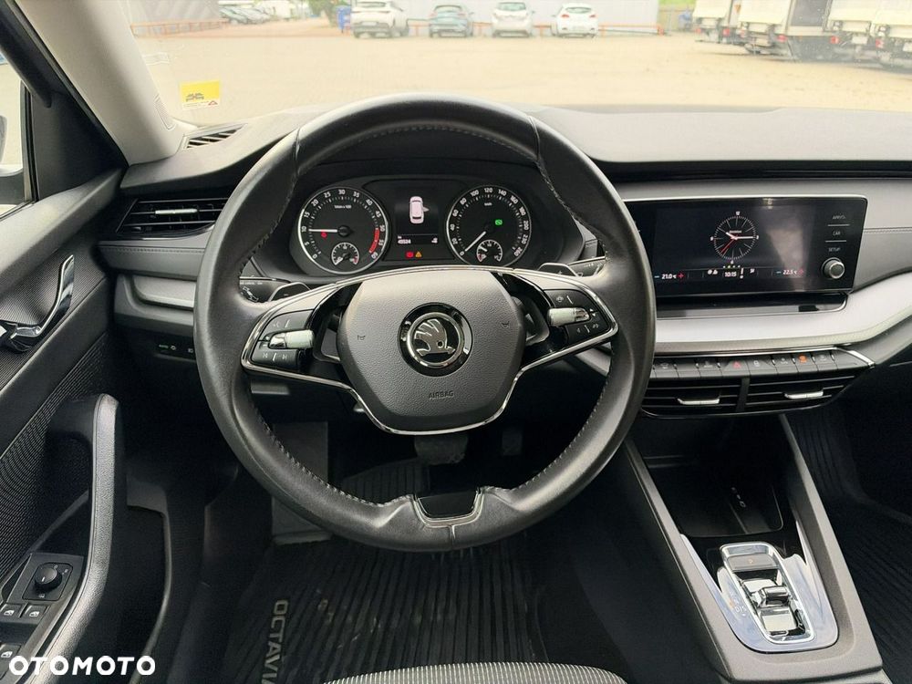 Skoda Octavia 2.0 TDI DSG Ambition - 25