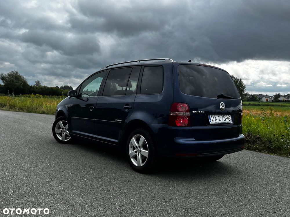 Volkswagen Touran - 4