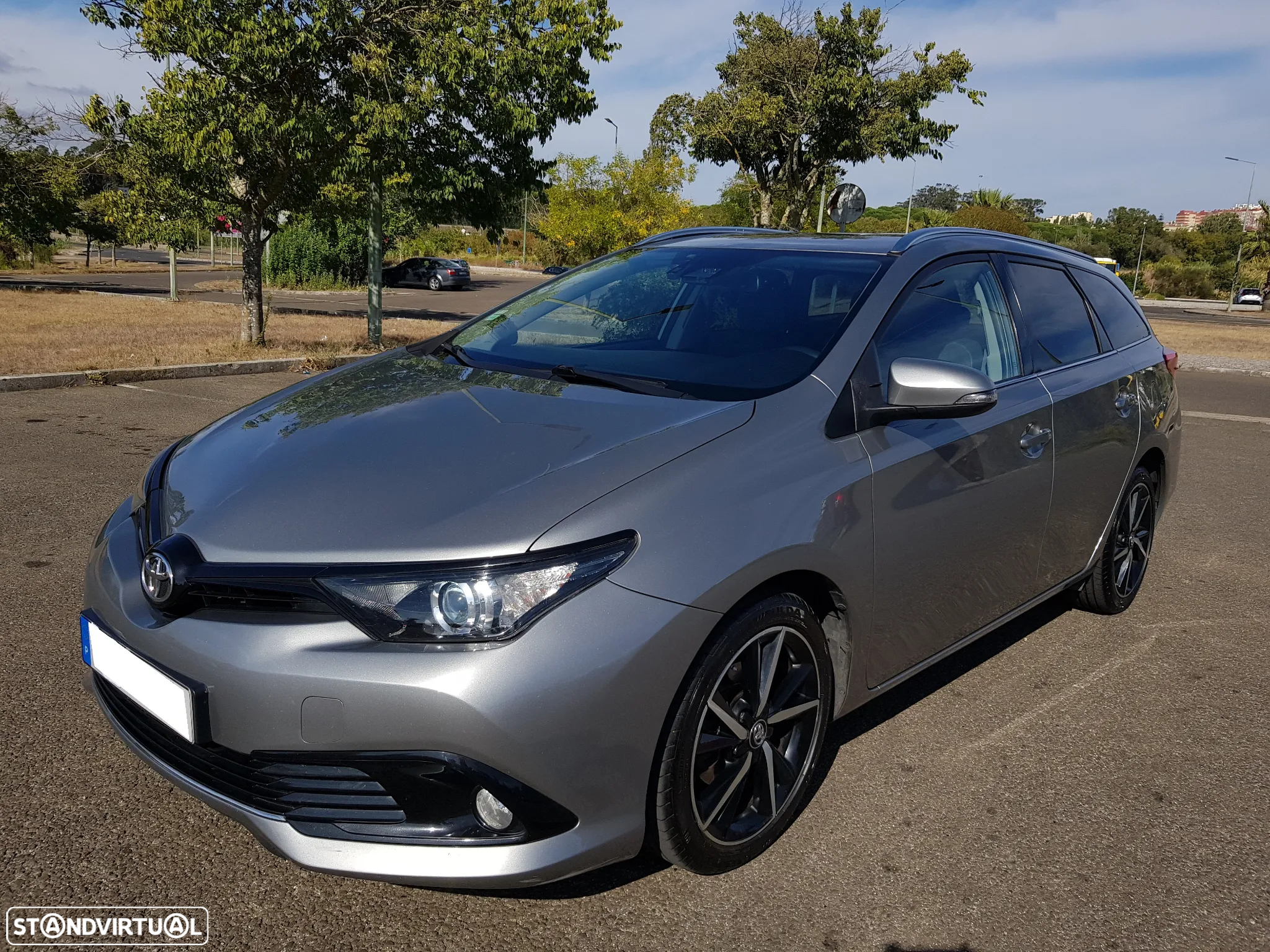 Toyota Auris Touring Sports 1.4 D-4D Comfort+Pack Sport - 2