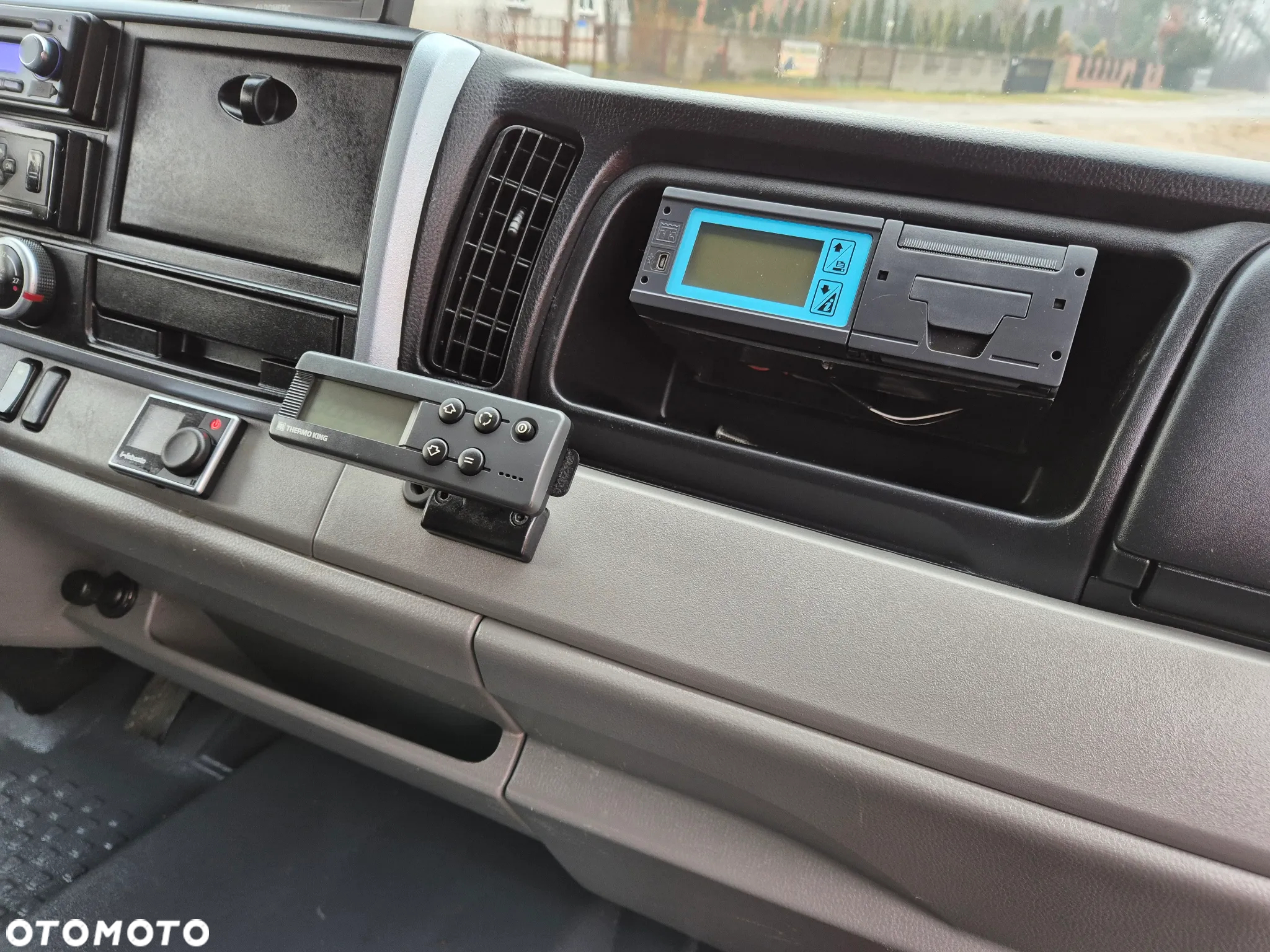 Mitsubishi CANTER 75C18 DMC 7499KG IZOTERMA 6.20 DŁ WINDA CHŁODNIA MROZNIA - 11
