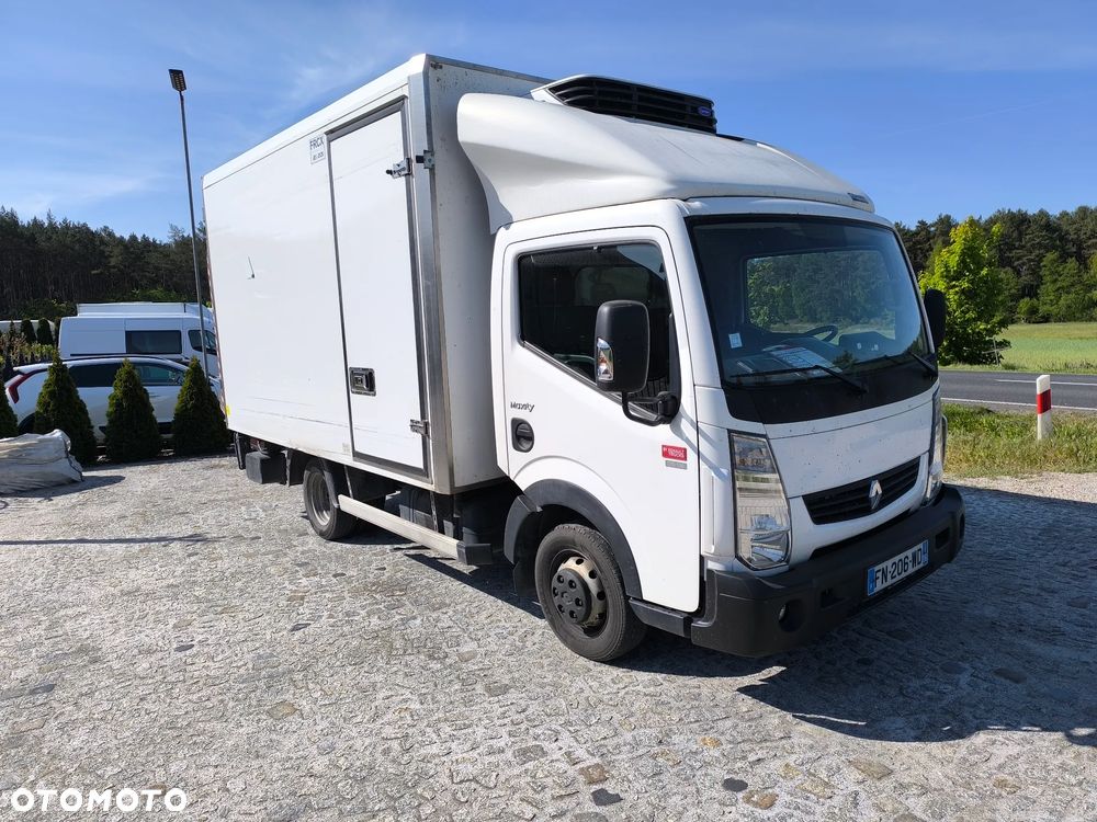 Renault Maxity - 1