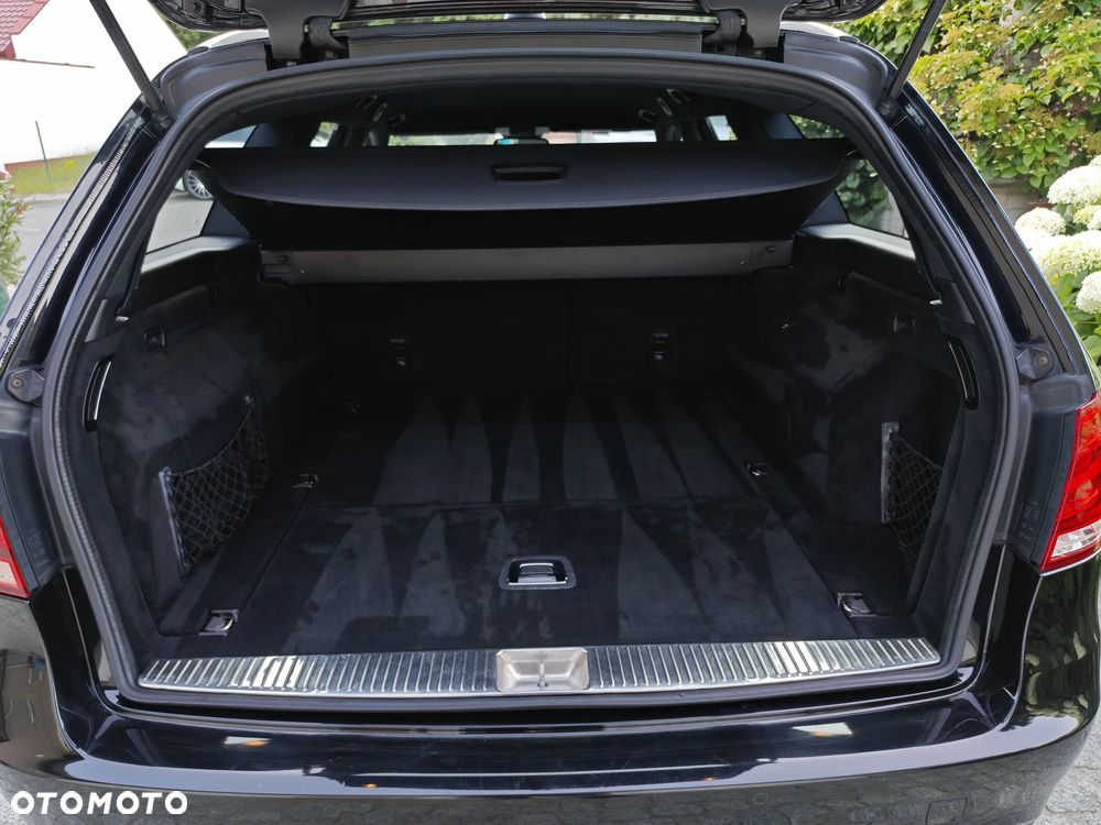 Mercedes-Benz Klasa E 350 BlueTEC 7G-TRONIC - 32