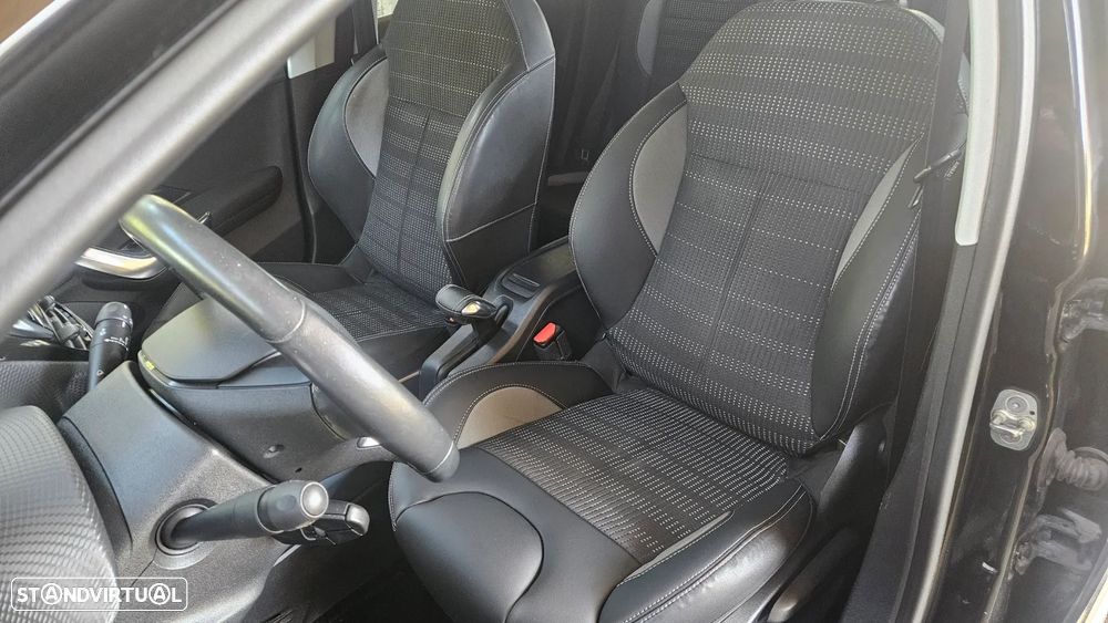 Peugeot 2008 1.2 PureTech Allure - 15