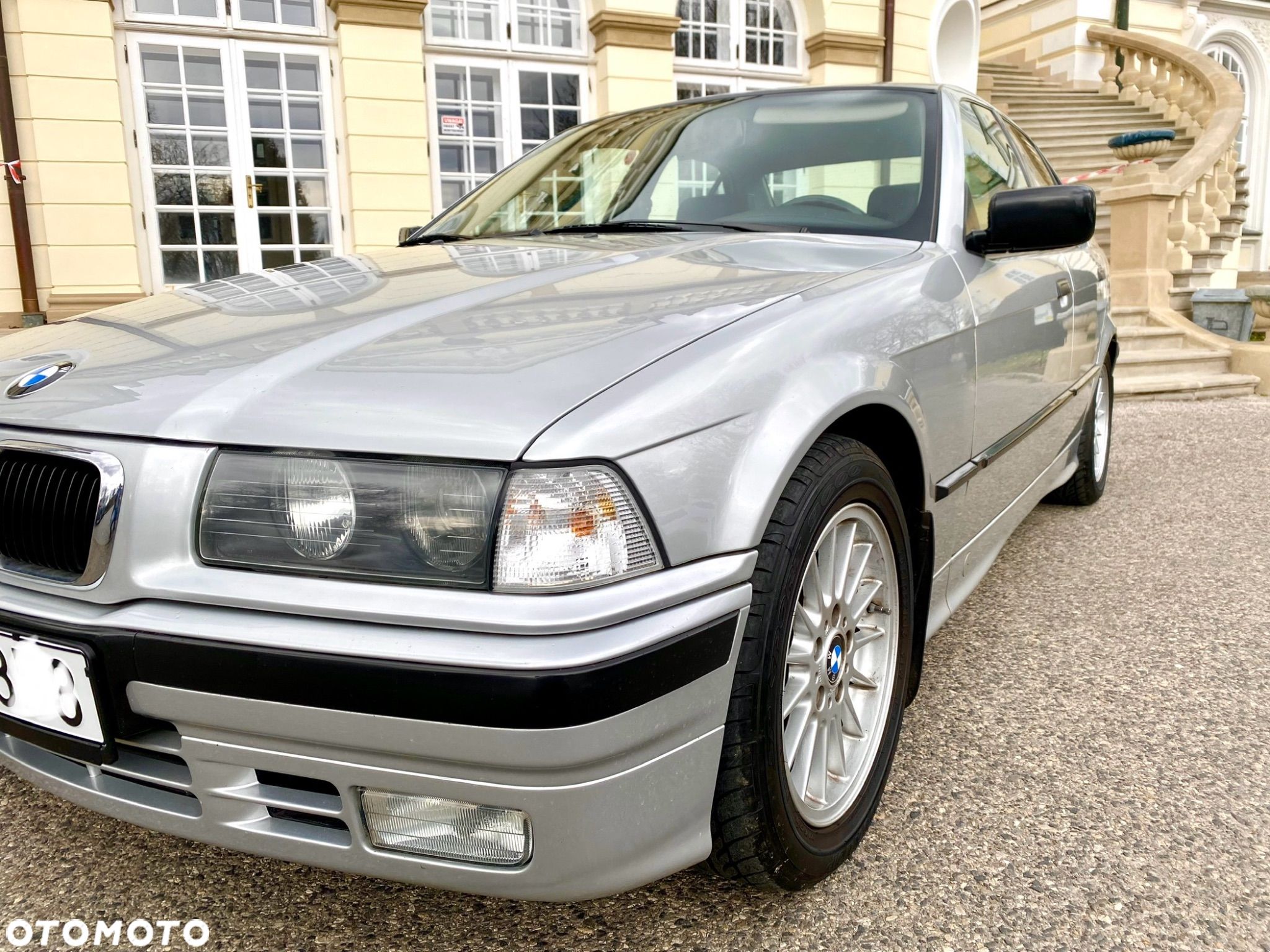 BMW Seria 3 316i Touring - 1