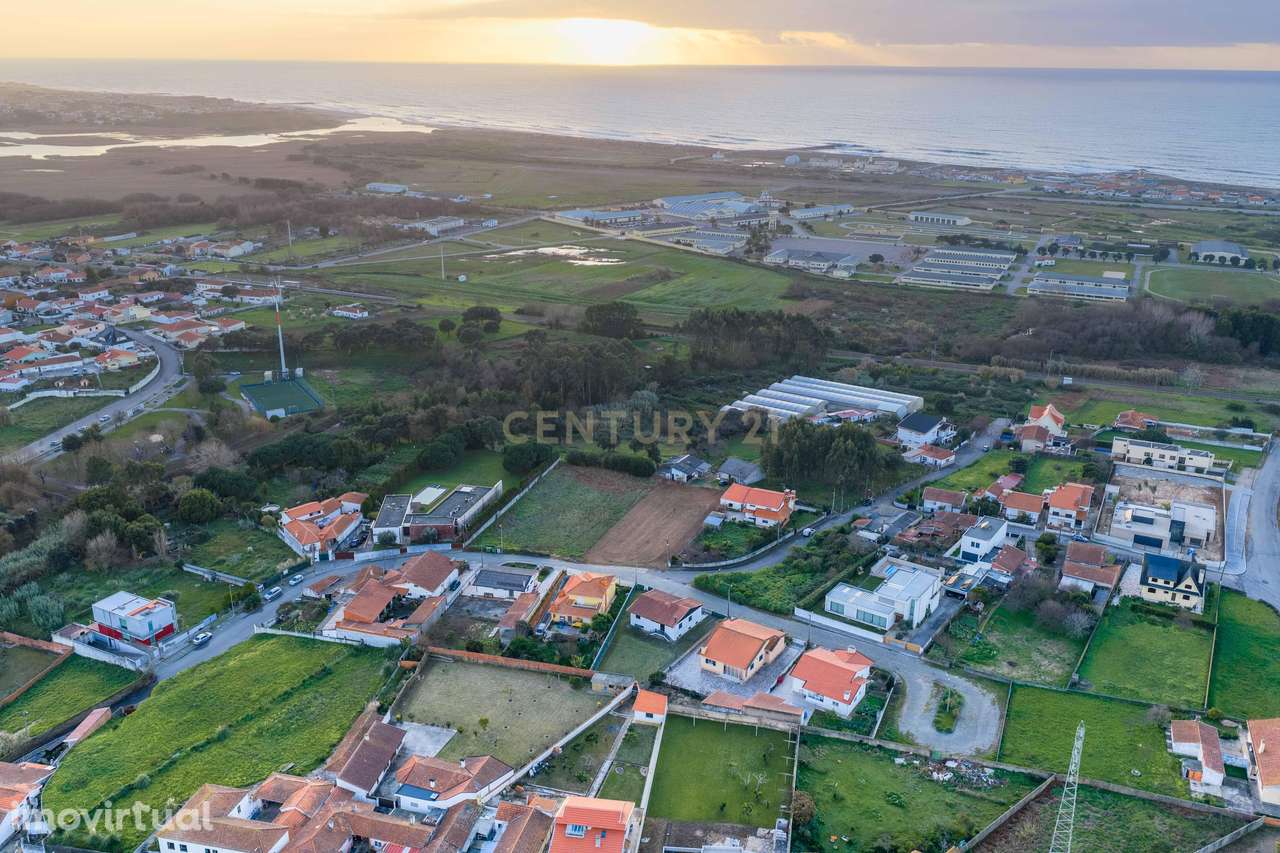 Terreno Urbanizável para moradia de 4 frentes em Paramos-Espinho - Grande imagem: 3/14