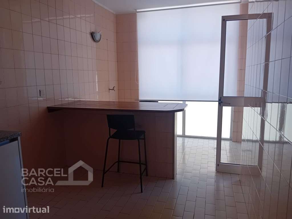 Apartamento T2 Duplex para arrendar no centro de Barcelos - Grande imagem: 3/14