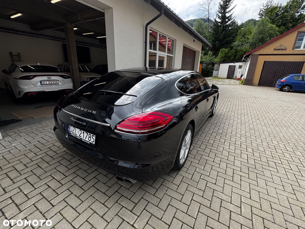 Porsche Panamera 4S - 13