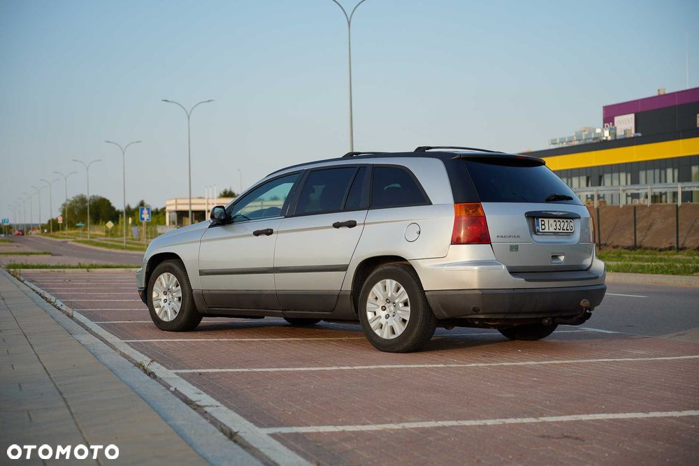 Chrysler Pacifica - 4