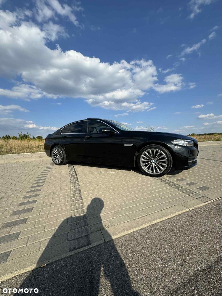 BMW Seria 5 528i xDrive - 12