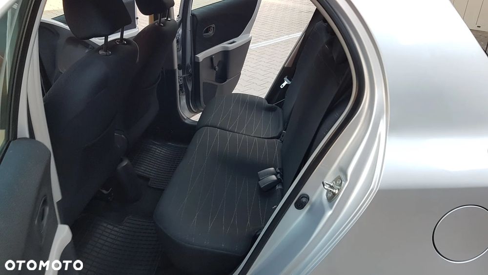 Toyota Yaris 1.3 Luna Premium - 35
